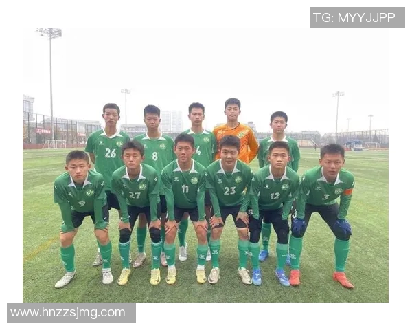 成都足球队以67分领跑精英赛积分榜展现强劲实力